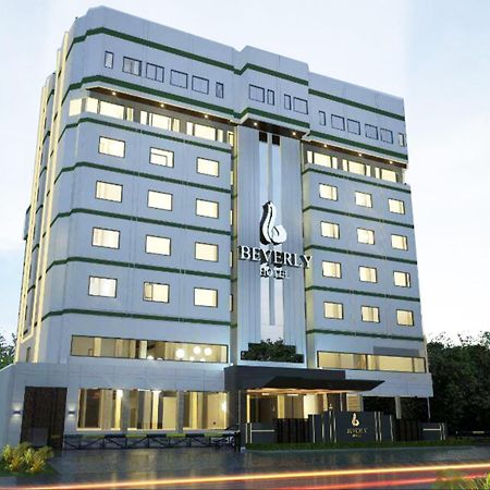 Beverly Hotel Batam Nagoya Extérieur photo