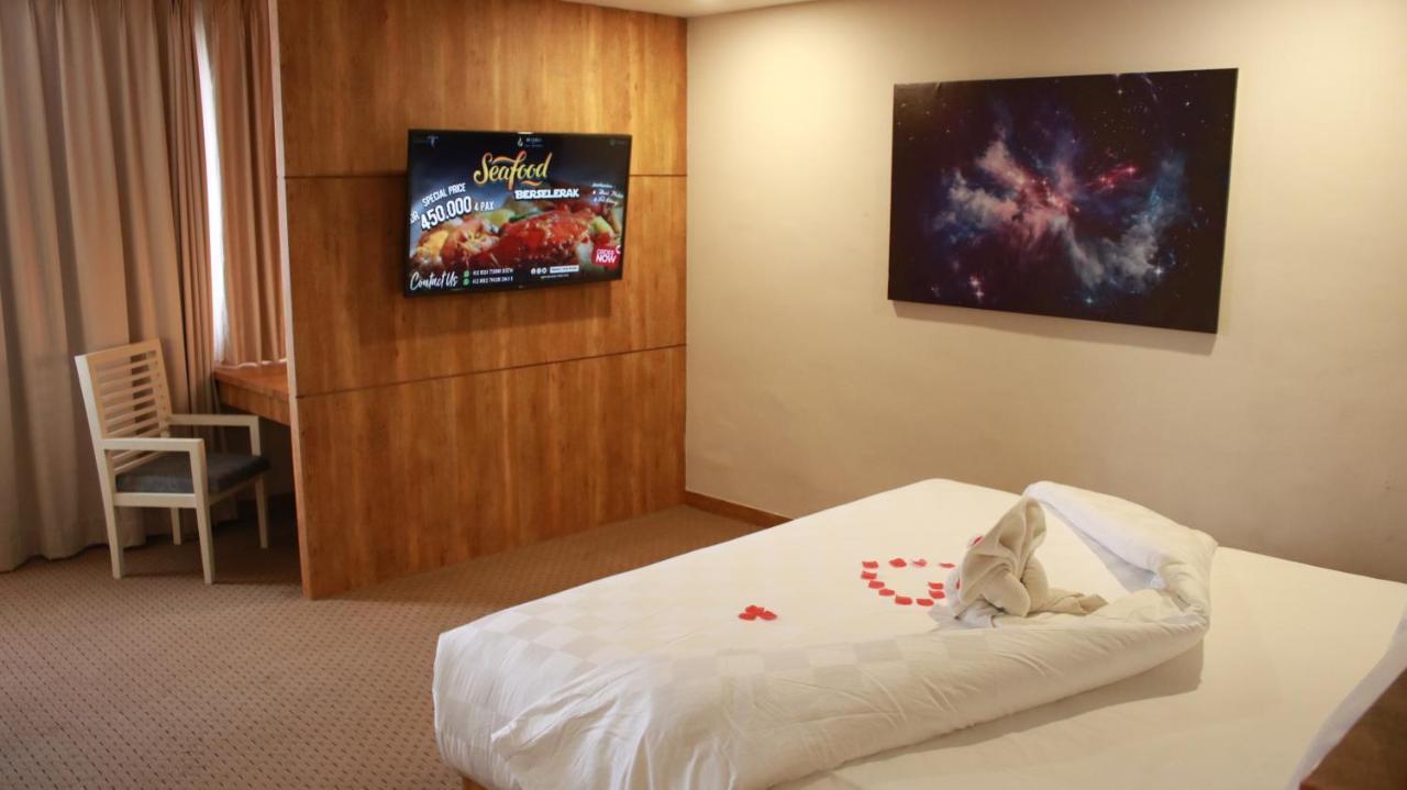Beverly Hotel Batam Nagoya Extérieur photo