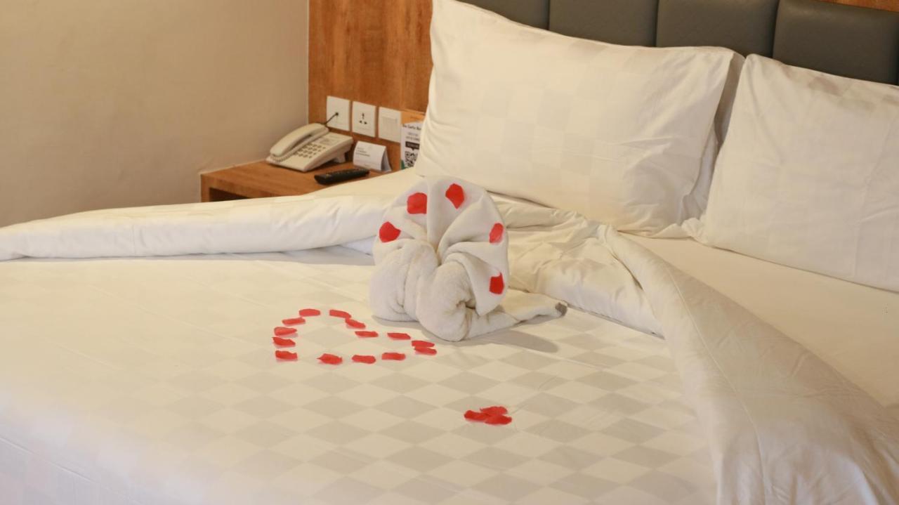 Beverly Hotel Batam Nagoya Extérieur photo