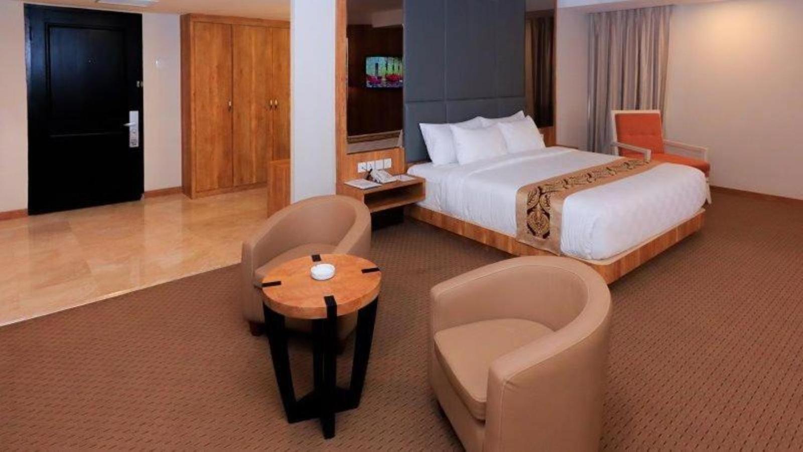 Beverly Hotel Batam Nagoya Extérieur photo