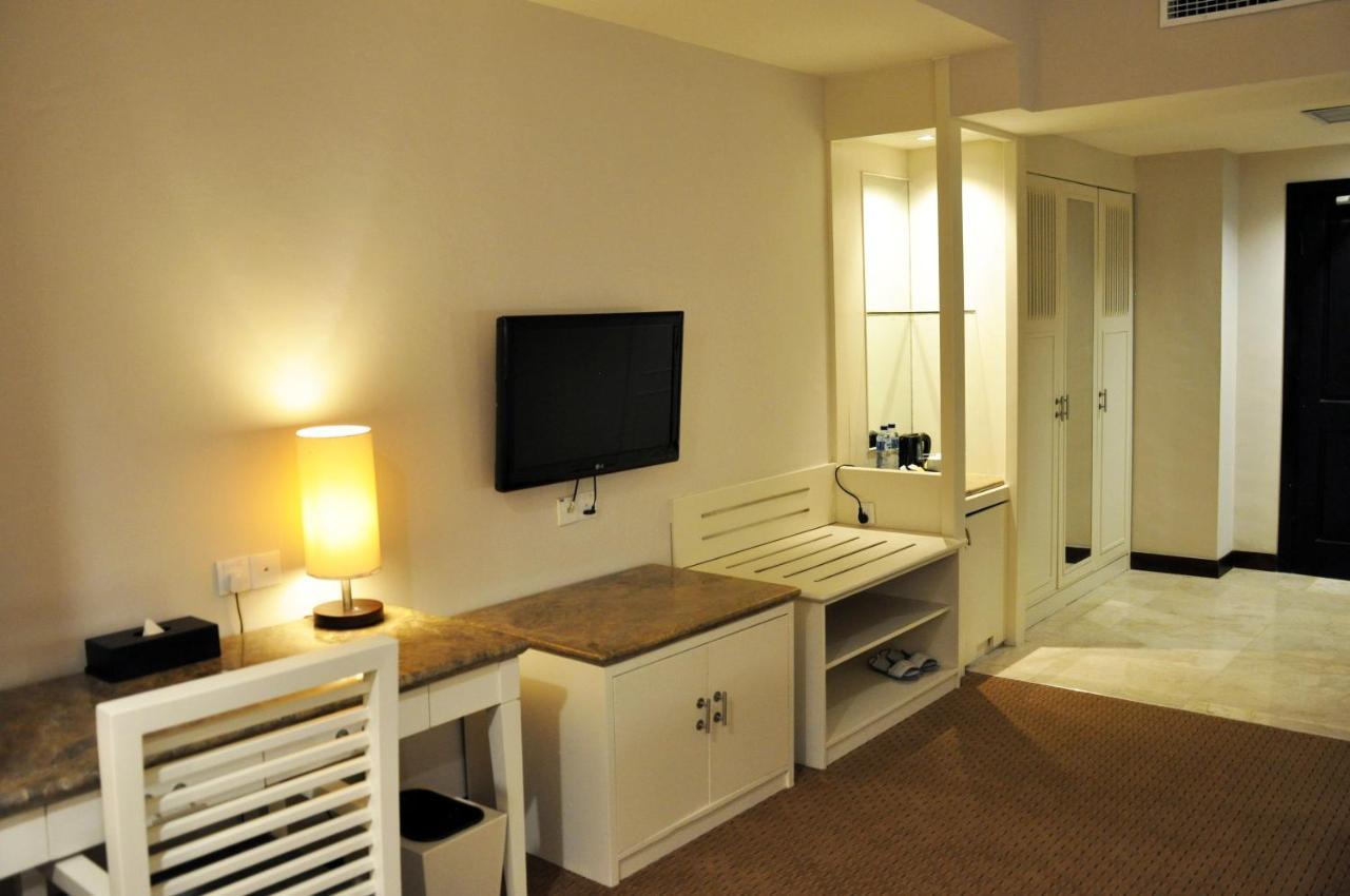 Beverly Hotel Batam Nagoya Extérieur photo