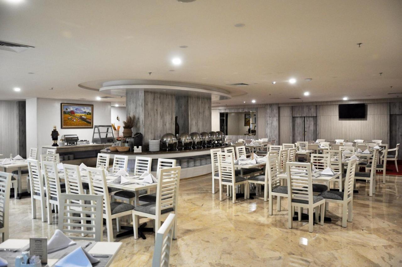 Beverly Hotel Batam Nagoya Extérieur photo