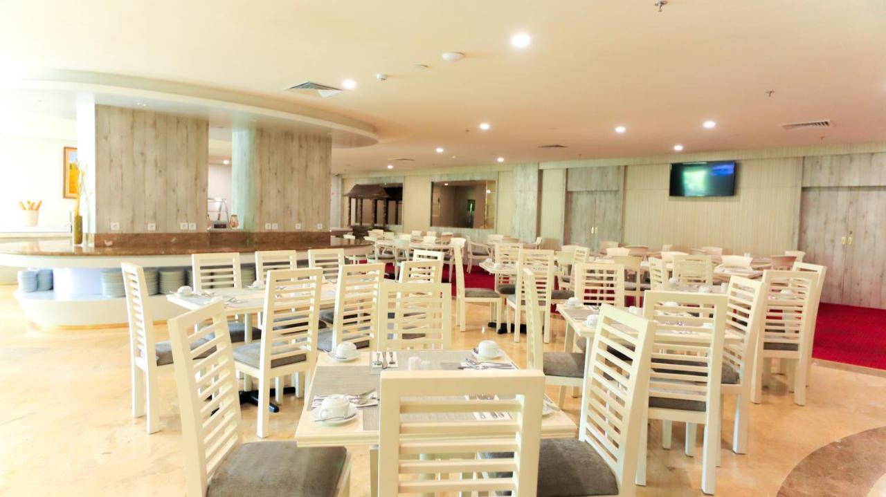 Beverly Hotel Batam Nagoya Extérieur photo