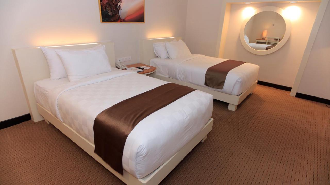 Beverly Hotel Batam Nagoya Extérieur photo